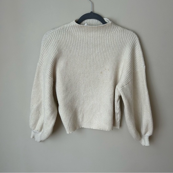 Line & Dot Off White Funnel Neckline Long Sleeve Chunky Knit Sweater Size Medium - Picture 2 of 8